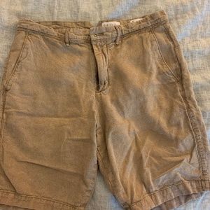 GAP Taupe blend linen short size 28